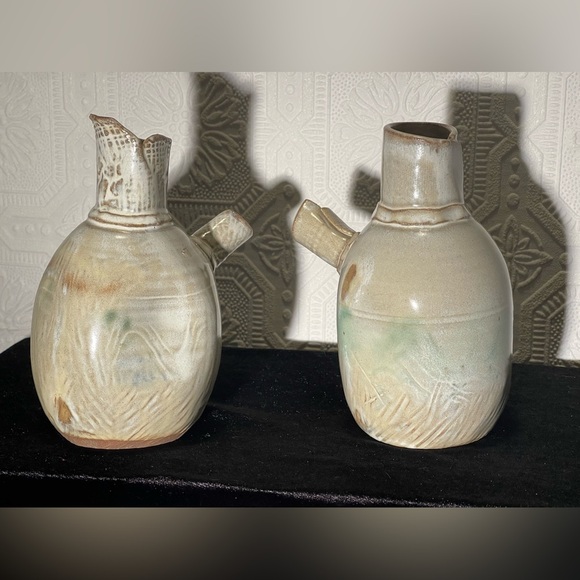 Vintage hand made pottery pitcher - Picture 2 of 16